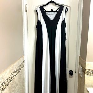 NWT lined sleeveless maxi dress for any occasion